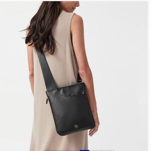 Radley London Crossbody Zip around bag. Green Leather Excellent condition